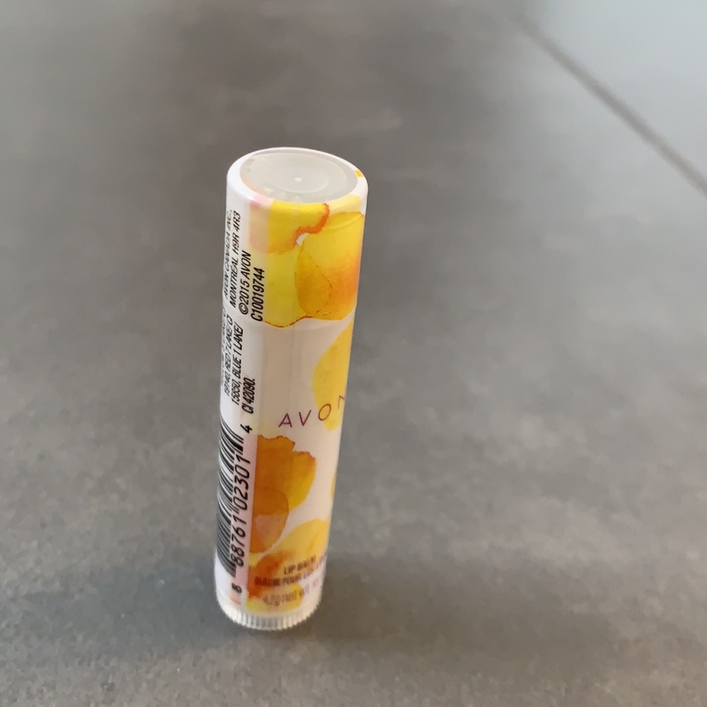 🌼 Avon “Petals” Lip Balm - Coconut Flower 🌼 - Picture 6 of 10